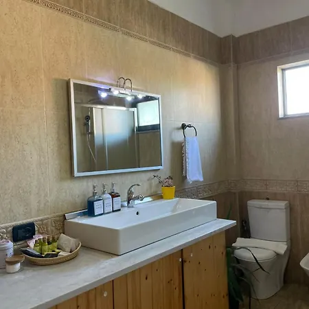 Casa Shprese - The Traditional * Tirana