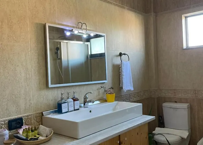 Casa Shprese - The Traditional * Tirana