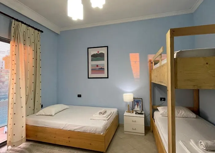 Casa Shprese - The Traditional Appartamento Tirana